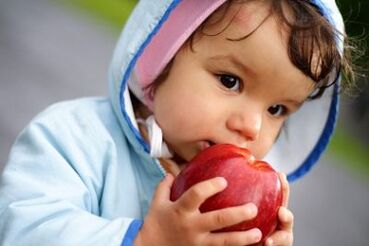 Eating unwashed fruit as a cause of parasite infection